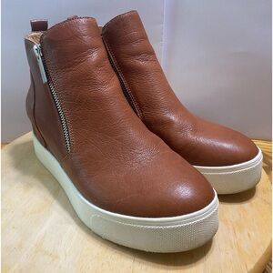 J/Slides Wm’s Sz 9 Cognac Brown Leather Wedge Side Zip 2” Wedge Bootie Shoes
